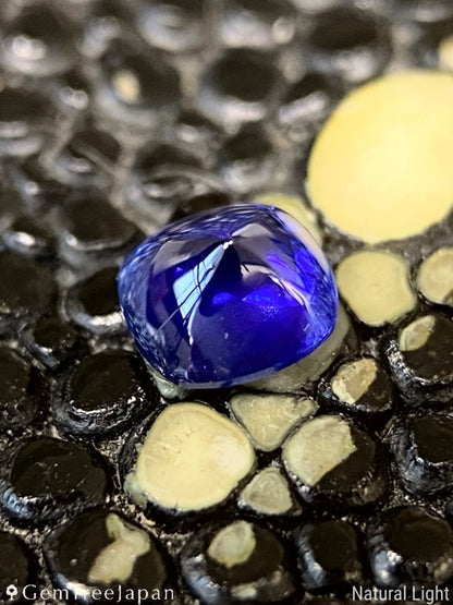 Royal Blue Sapphire 0.413ct / Sri Lanka