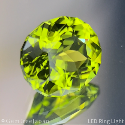 Peridot 1.50ct / Vietnam / Table Cube Cut