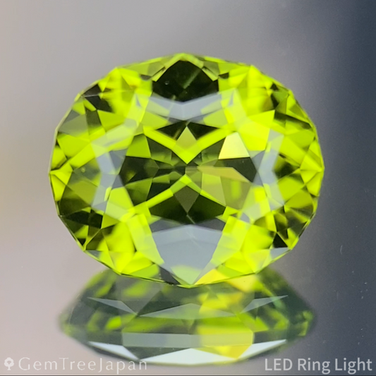 Peridot 1.50ct / Vietnam / Table Cube Cut