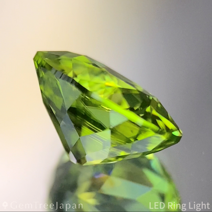 Peridot 2.086ct / Vietnam
