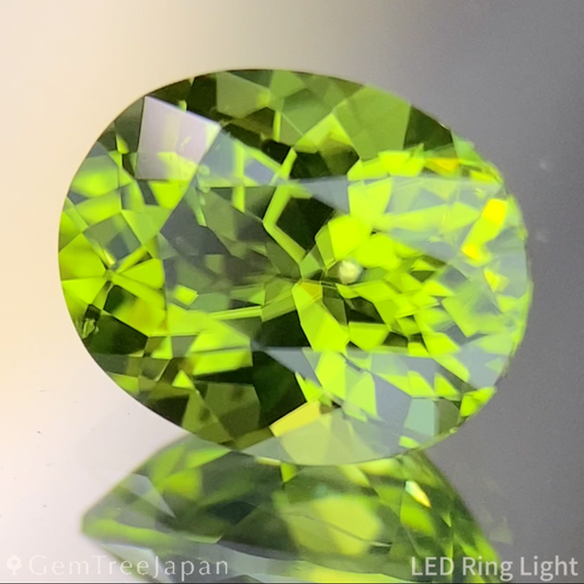Peridot 2.086ct / Vietnam