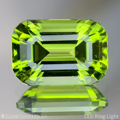 Peridot 2.360ct / Vietnam