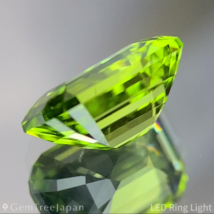 Peridot 2.360ct / Vietnam