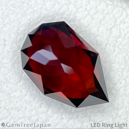 【Flame Frame】Orangy Red Zircon 1.093ct / Tanzania