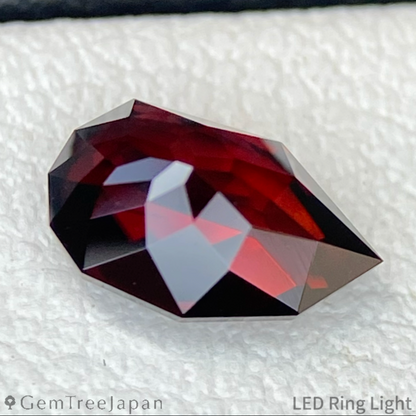 【Flame Frame】Orangy Red Zircon 1.093ct / Tanzania