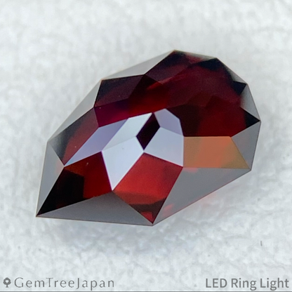【Flame Frame】Orangy Red Zircon 1.093ct / Tanzania