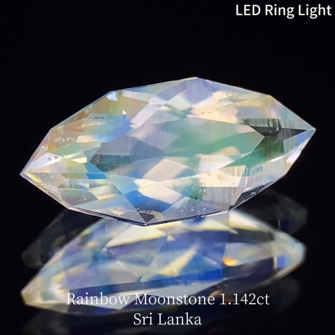 Rainbow MoonStone 1.142ct / Sri Lanka