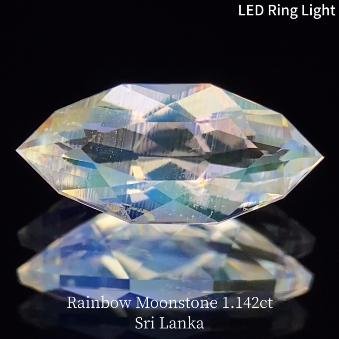 Rainbow MoonStone 1.142ct / Sri Lanka