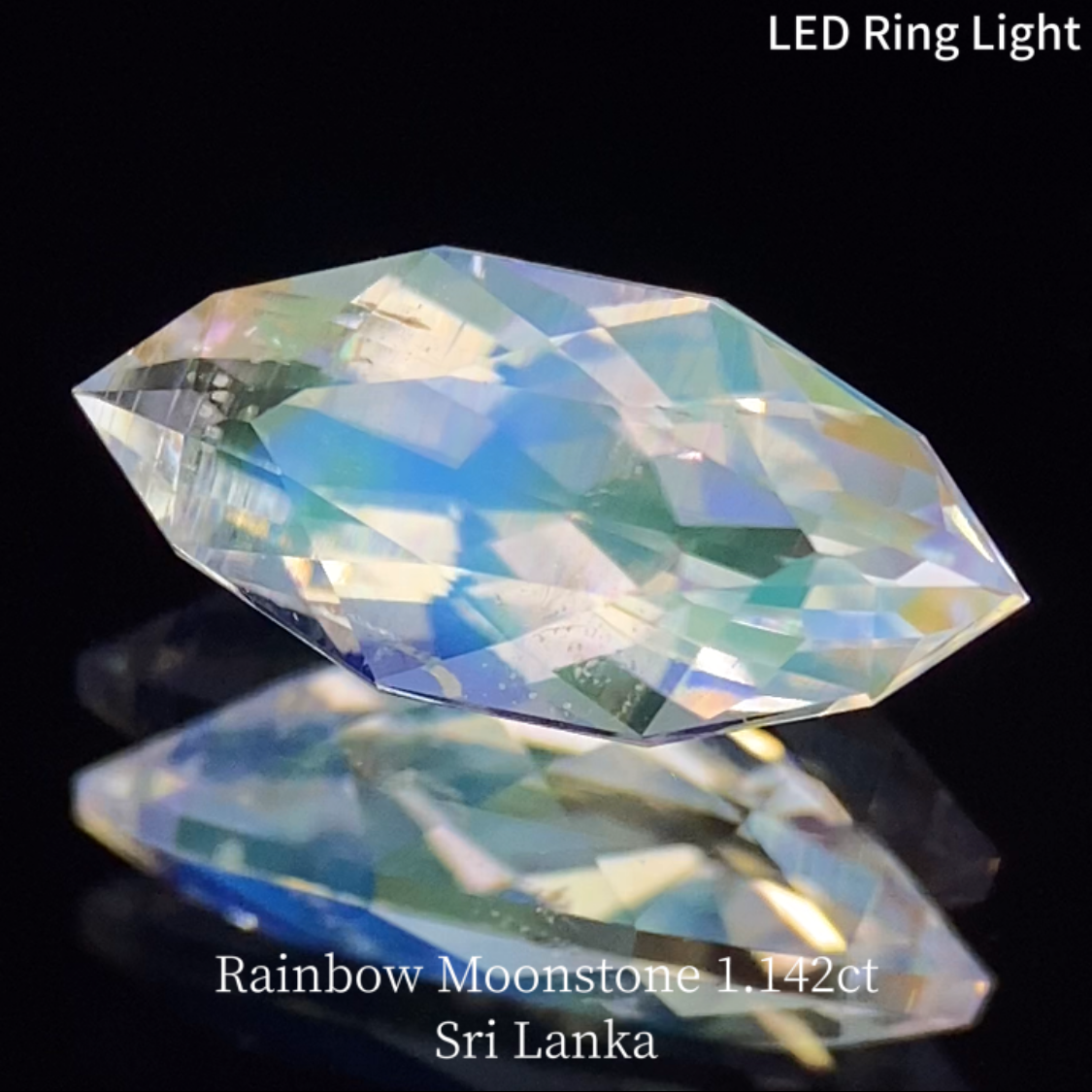 Rainbow MoonStone 1.142ct / Sri Lanka