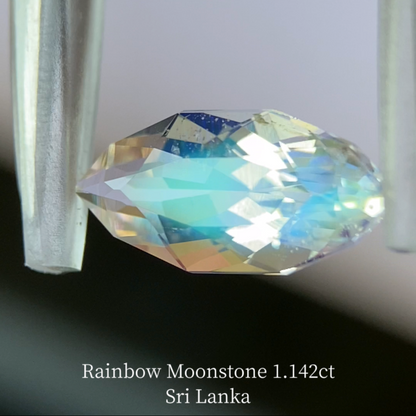 Rainbow MoonStone 1.142ct / Sri Lanka