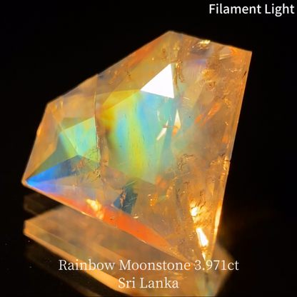 Rainbow MoonStone 3.971ct / Sri Lanka