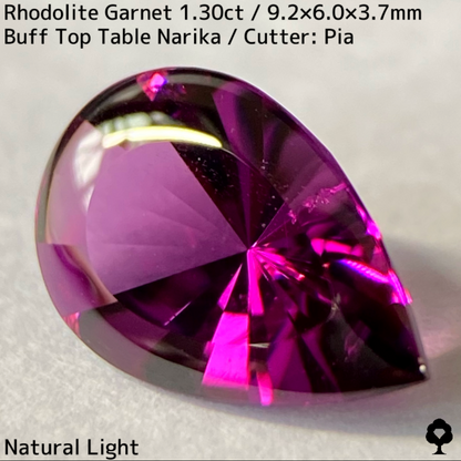 Rhodolite Garnet 1.30ct / Mozambique / Baff top Table Narika