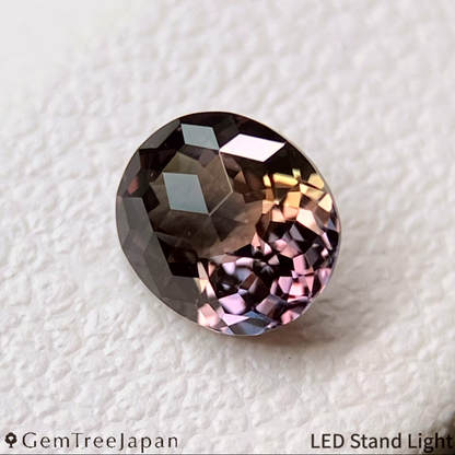 "Cube Cut" Un-Heat Sapphire 0.449ct / Tanzania