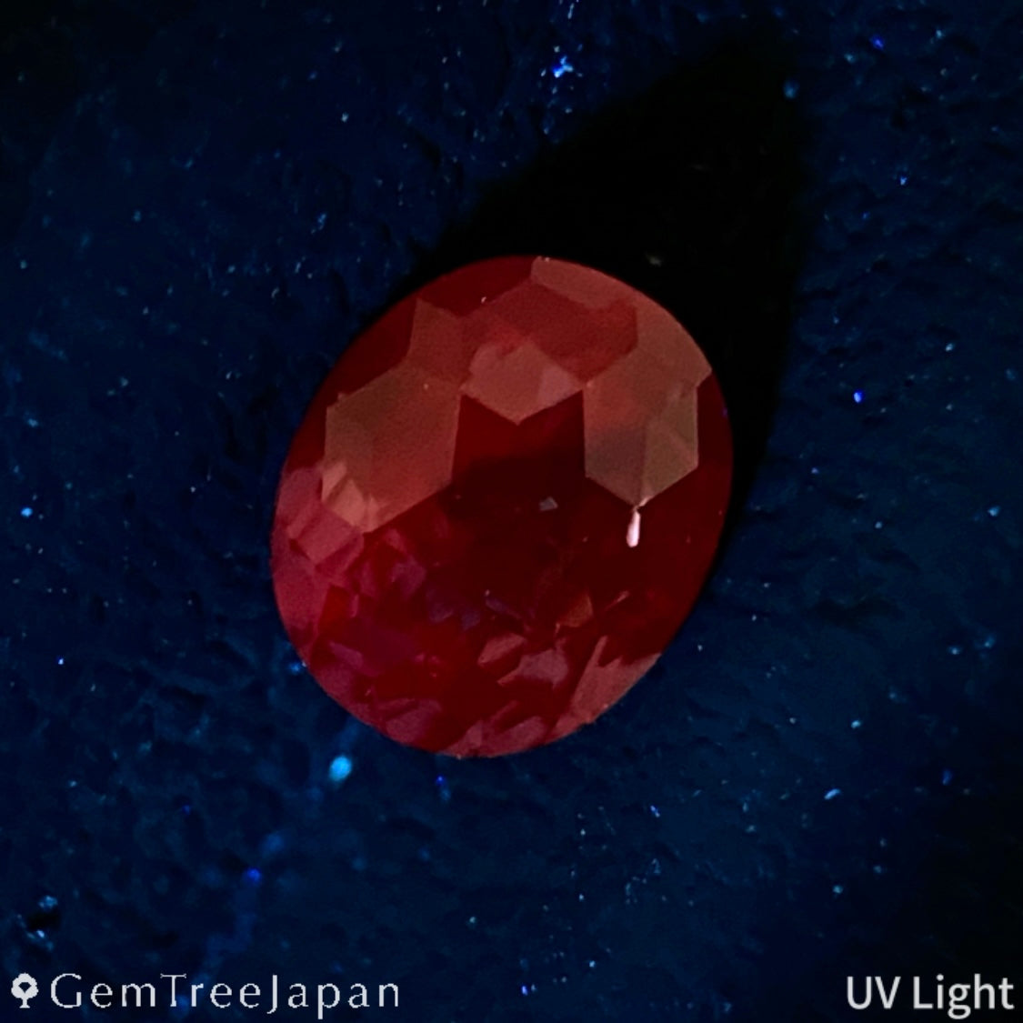 "Cube Cut" Un-Heat Sapphire 0.449ct / Tanzania