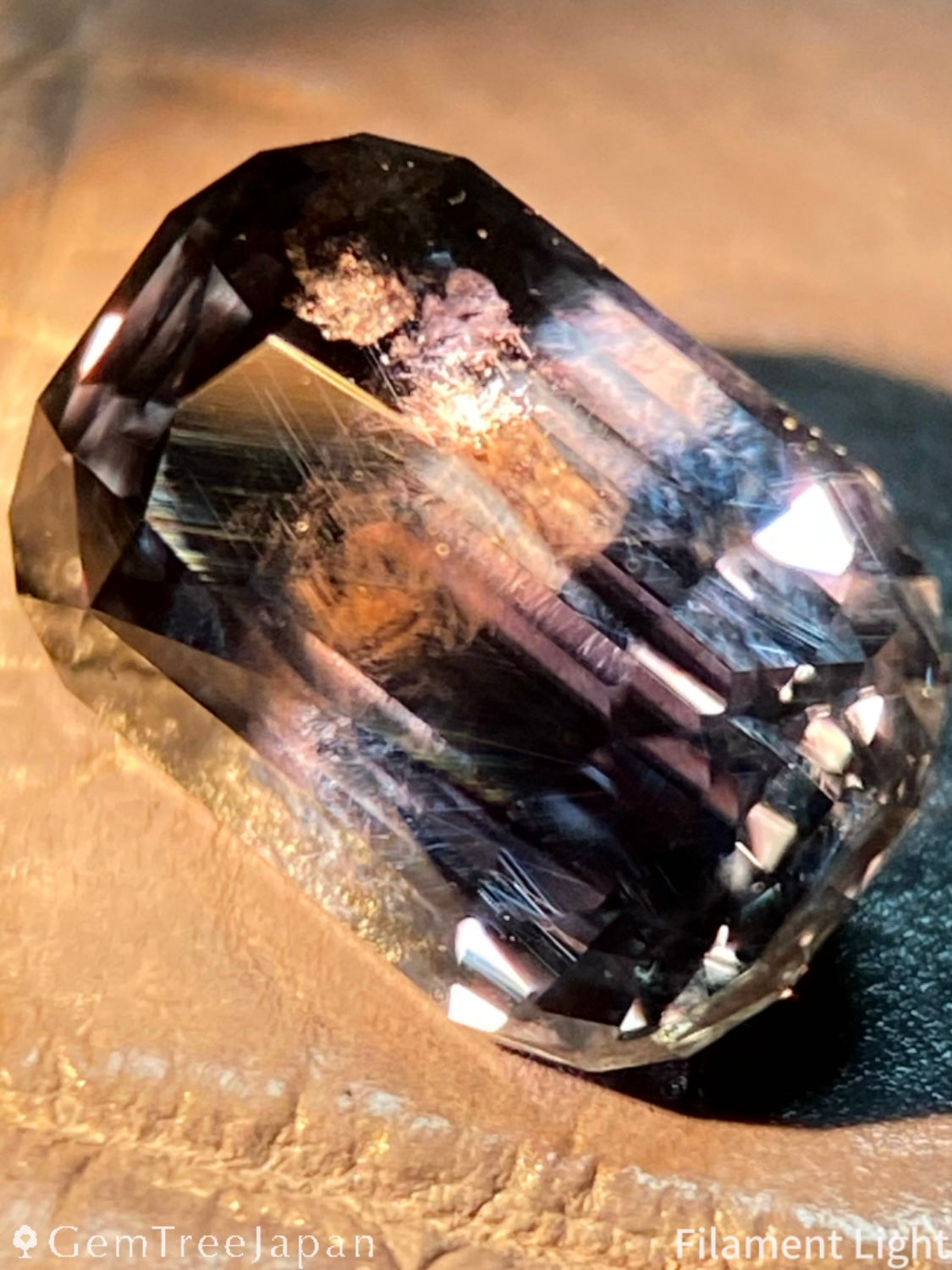 "Super Elegant Cut" Un-Heat Color Change Sapphire 1.574ct / Tanzania