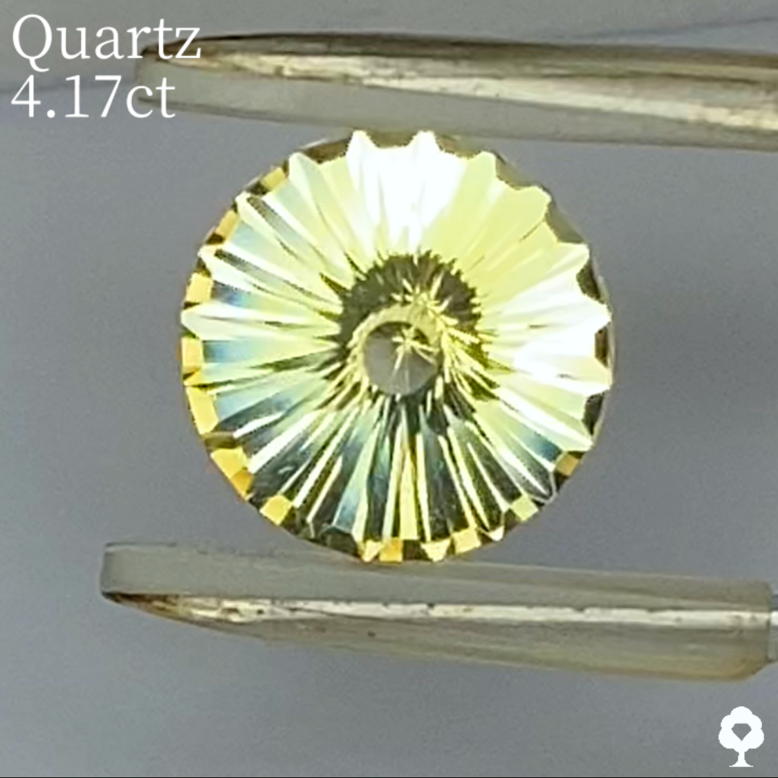 【Present campaign】Quartz 4.17ct / Umbrella Narika Cut