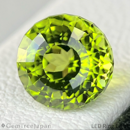 Peridot 1.966ct / Vietnam