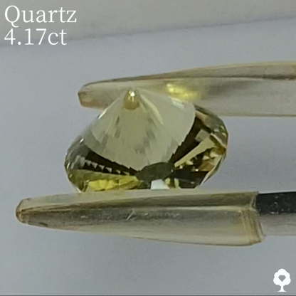 [Pre-campaign item] Quartz 4.17ct / Umbrella Narika Cut