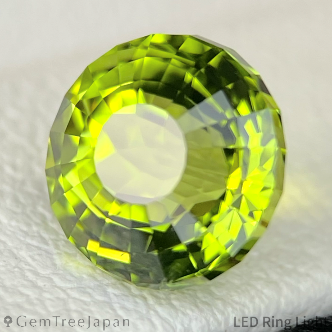 Peridot 1.966ct / Vietnam