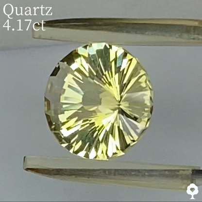 【Present campaign】Quartz 4.17ct / Umbrella Narika Cut