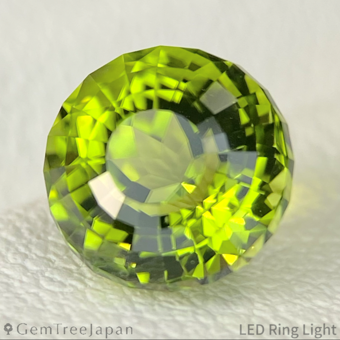 Peridot 1.966ct / Vietnam