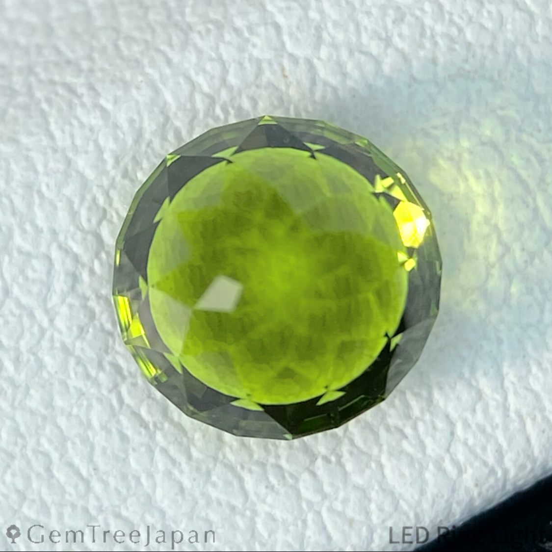 Peridot 1.966ct / Vietnam