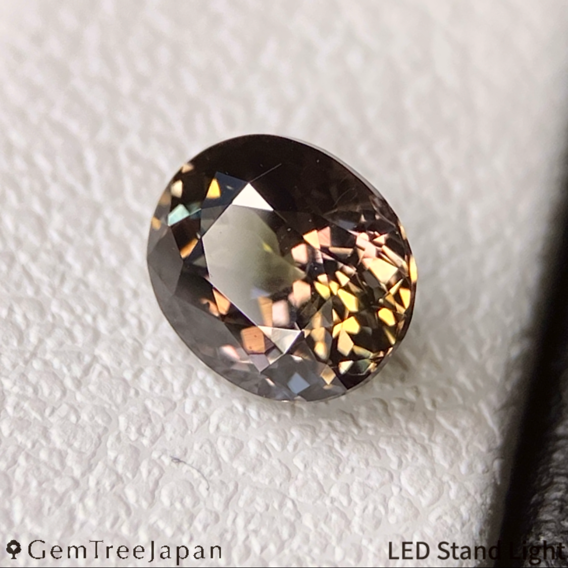 Un-Heat Color-Change Sapphire 0.668ct / Tanzania
