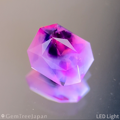 Un-Heat Parti-Color Sapphire 0.390ct / Vietnam