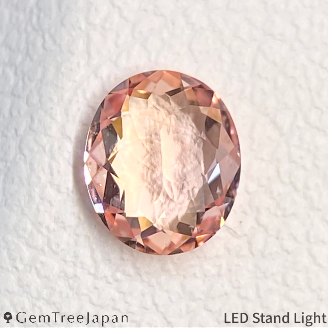 Padparadscha Sapphire 0.526ct / Madagascar