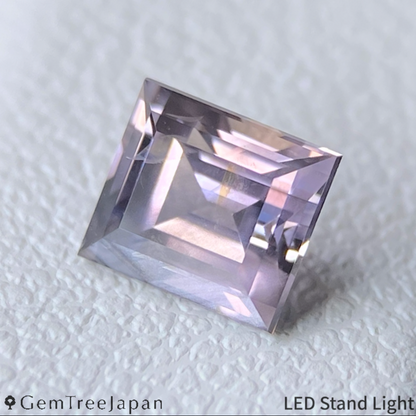 Un-Heat Sapphire 0.688ct / Thailand (Kanchanaburi)