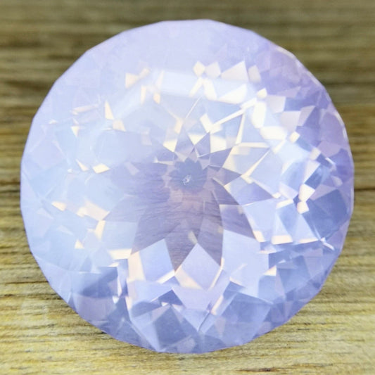 Milky Amethyst 36.028ct / Icositetragon