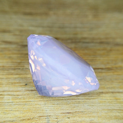 Milky Amethyst 36.028ct / Icositetragon