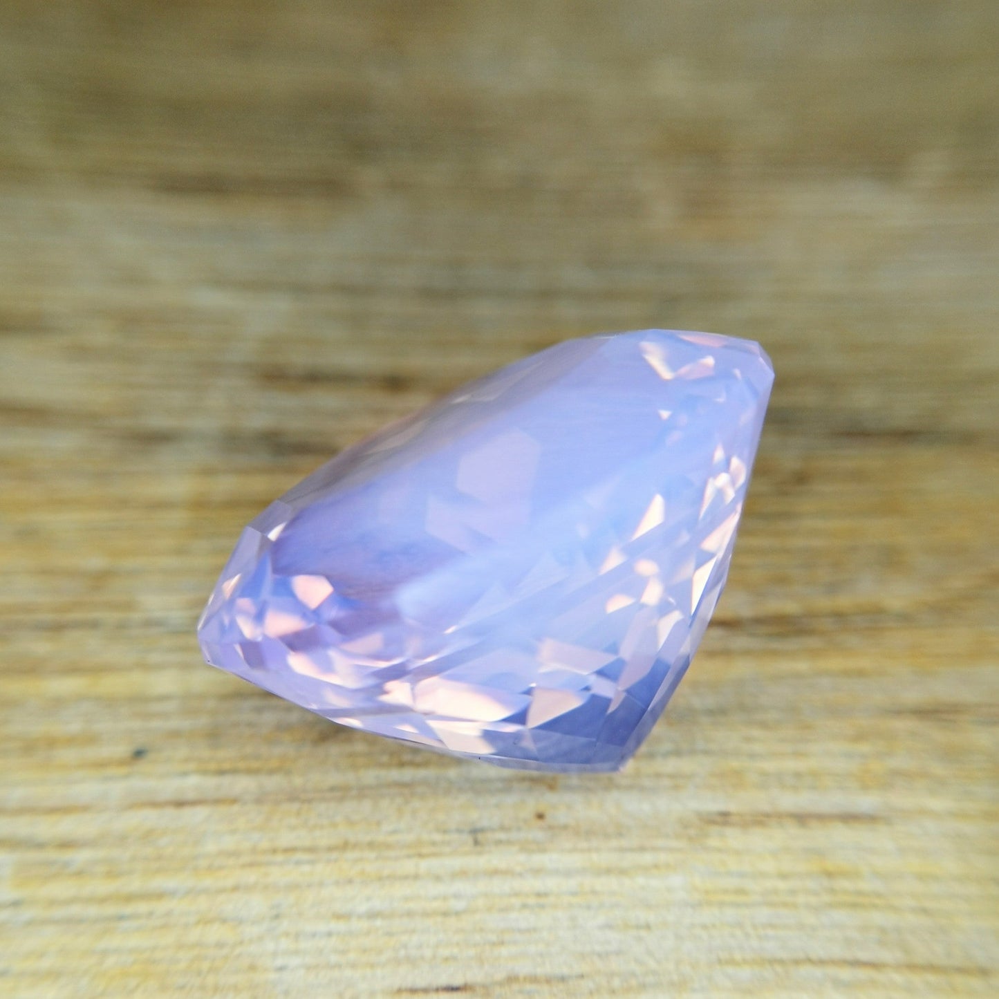 Milky Amethyst 36.028ct / Icositetragon