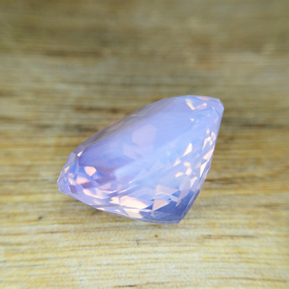 Milky Amethyst 36.028ct / Icositetragon