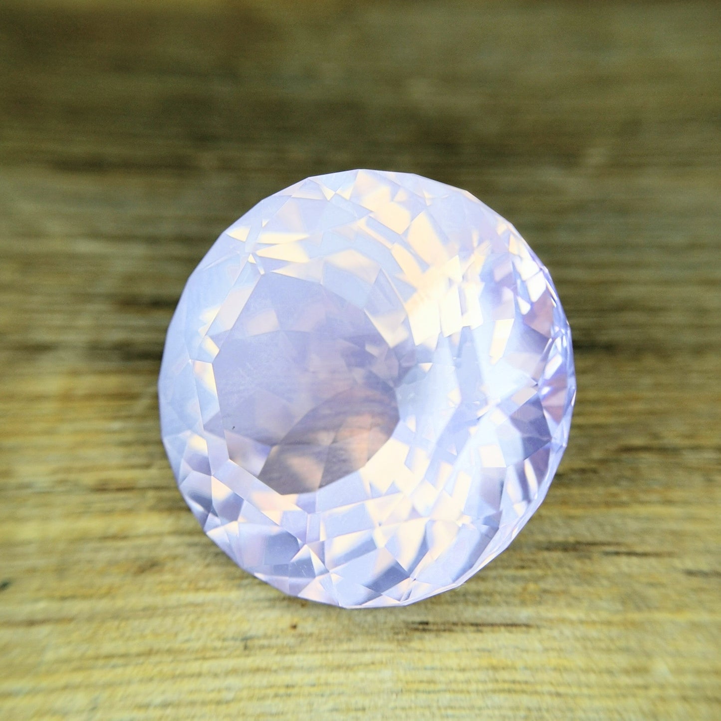 Milky Amethyst 36.028ct / Icositetragon