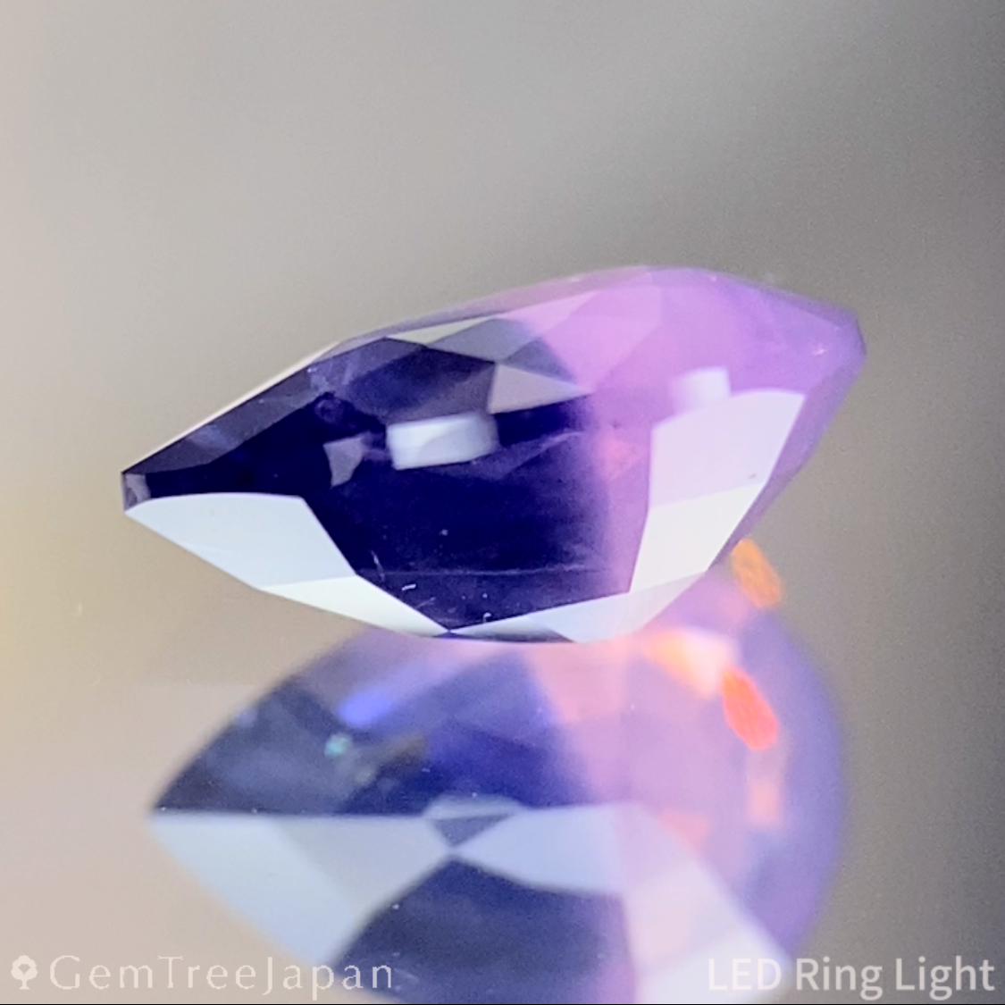 Un-Heat Parti-Color Sapphire 0.966ct / Vietnam