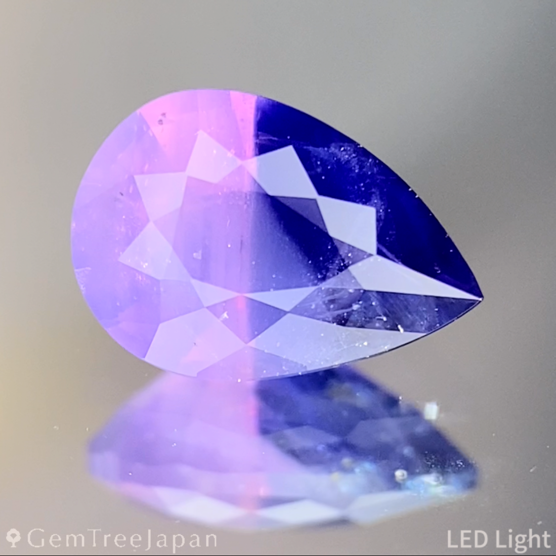 Un-Heat Parti-Color Sapphire 0.966ct / Vietnam