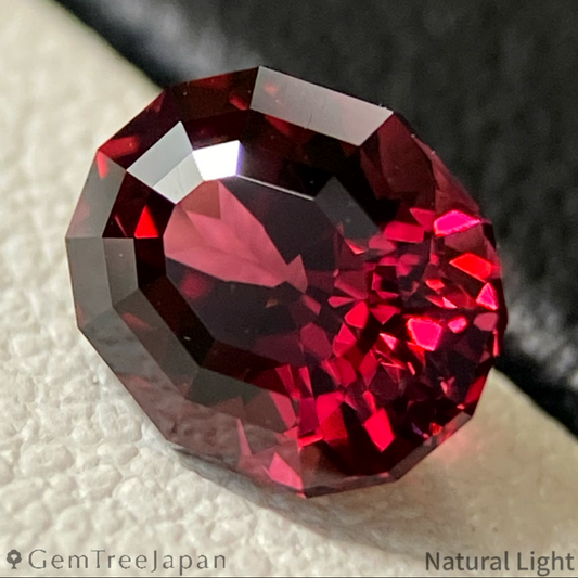 Almandine Garnet 1.44ct / Tanzania