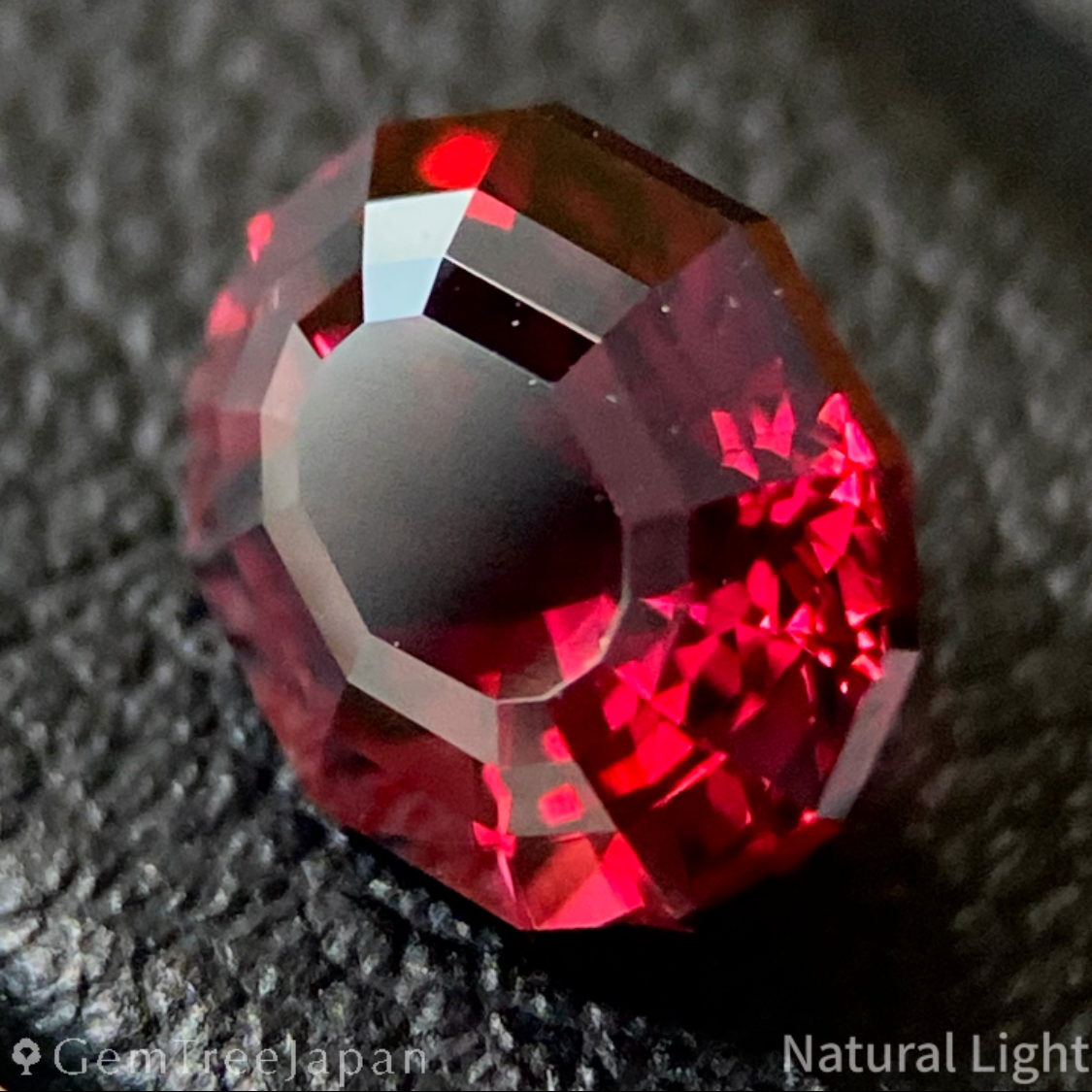 Almandine Garnet 1.44ct / Tanzania