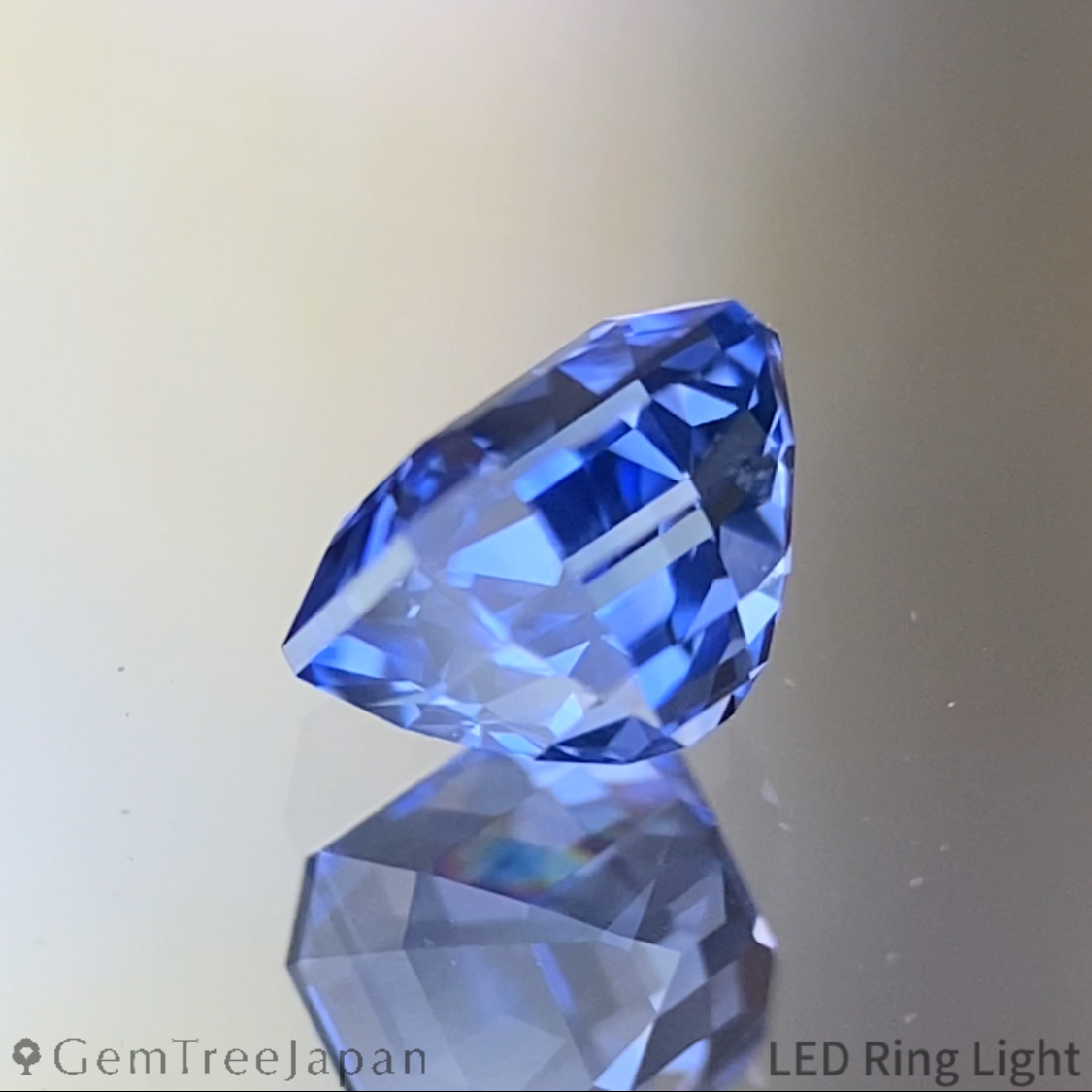 Cornflower Blue Sapphire 0.887ct / Burma