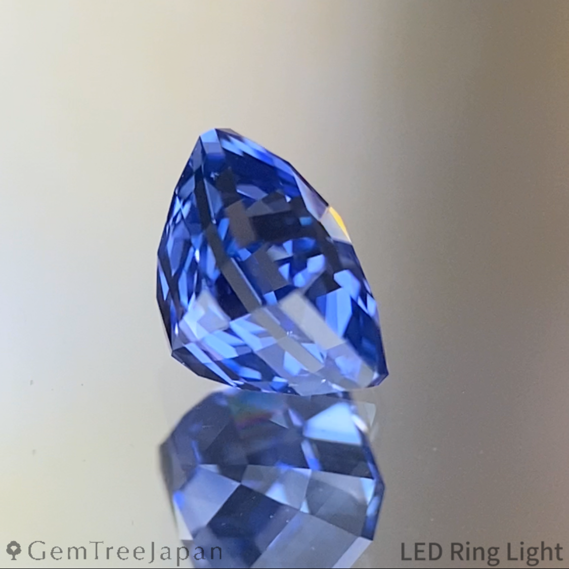 Cornflower Blue Sapphire 0.887ct / Burma