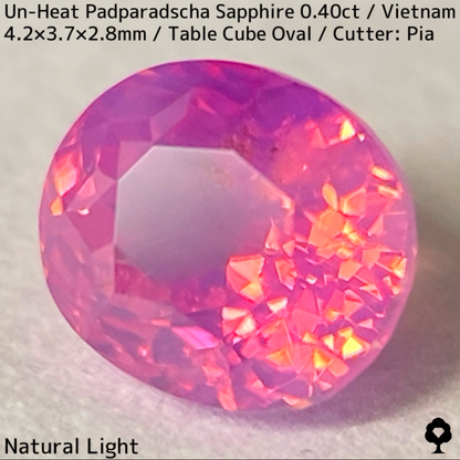 Un-Heat Padparadscha Sapphire 0.40ct / Vietnam