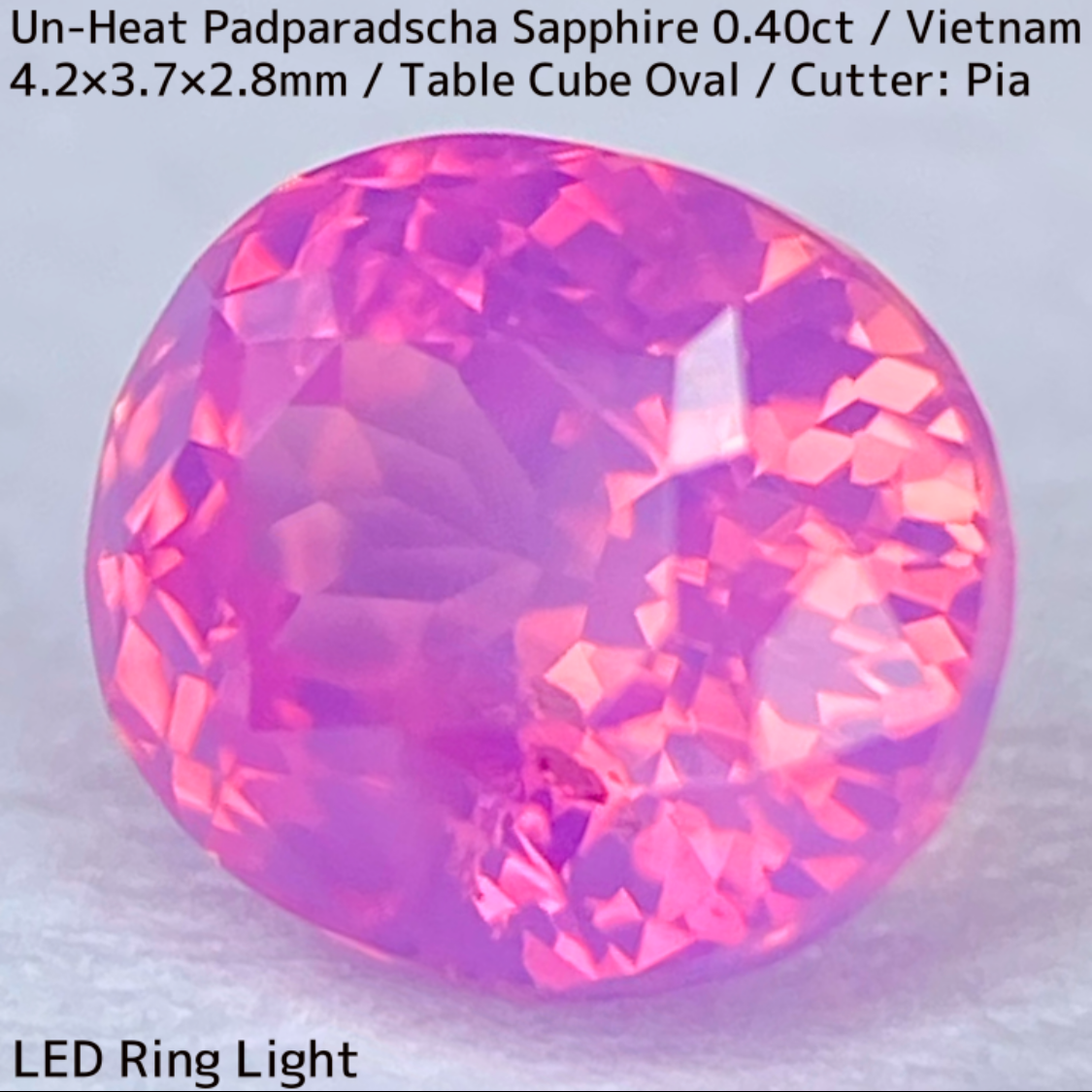 Un-Heat Padparadscha Sapphire 0.40ct / Vietnam