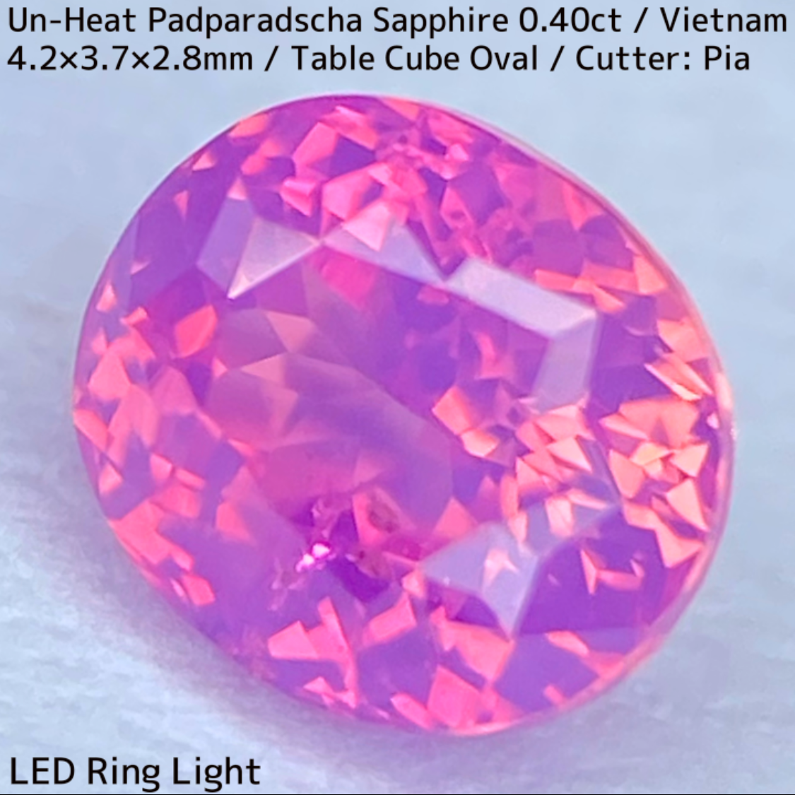 Un-Heat Padparadscha Sapphire 0.40ct / Vietnam