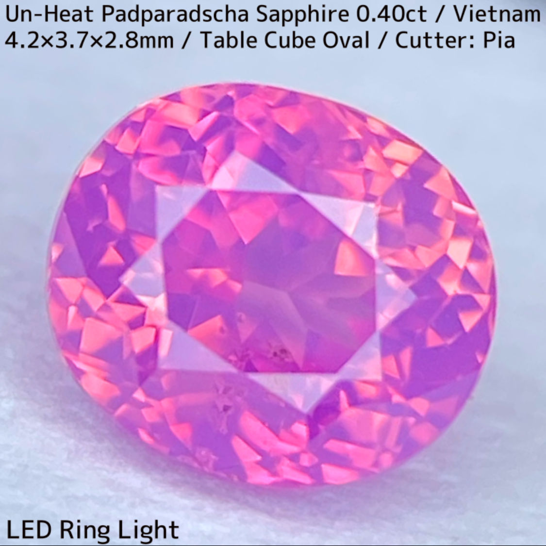 Un-Heat Padparadscha Sapphire 0.40ct / Vietnam