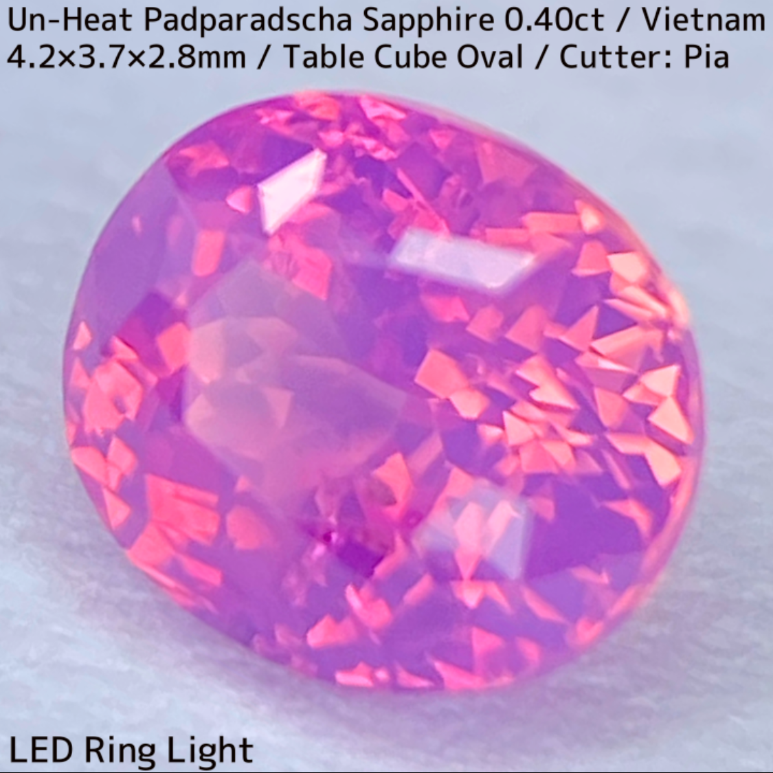 Un-Heat Padparadscha Sapphire 0.40ct / Vietnam