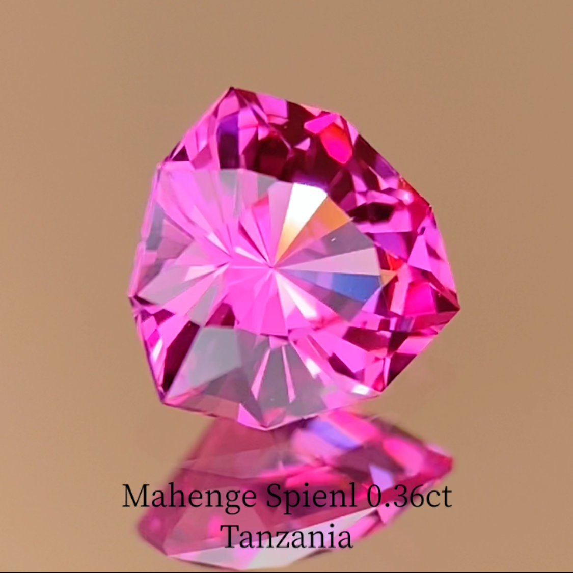 Neon Pink Spinel 0.372ct / Tanzania(Mahenge)