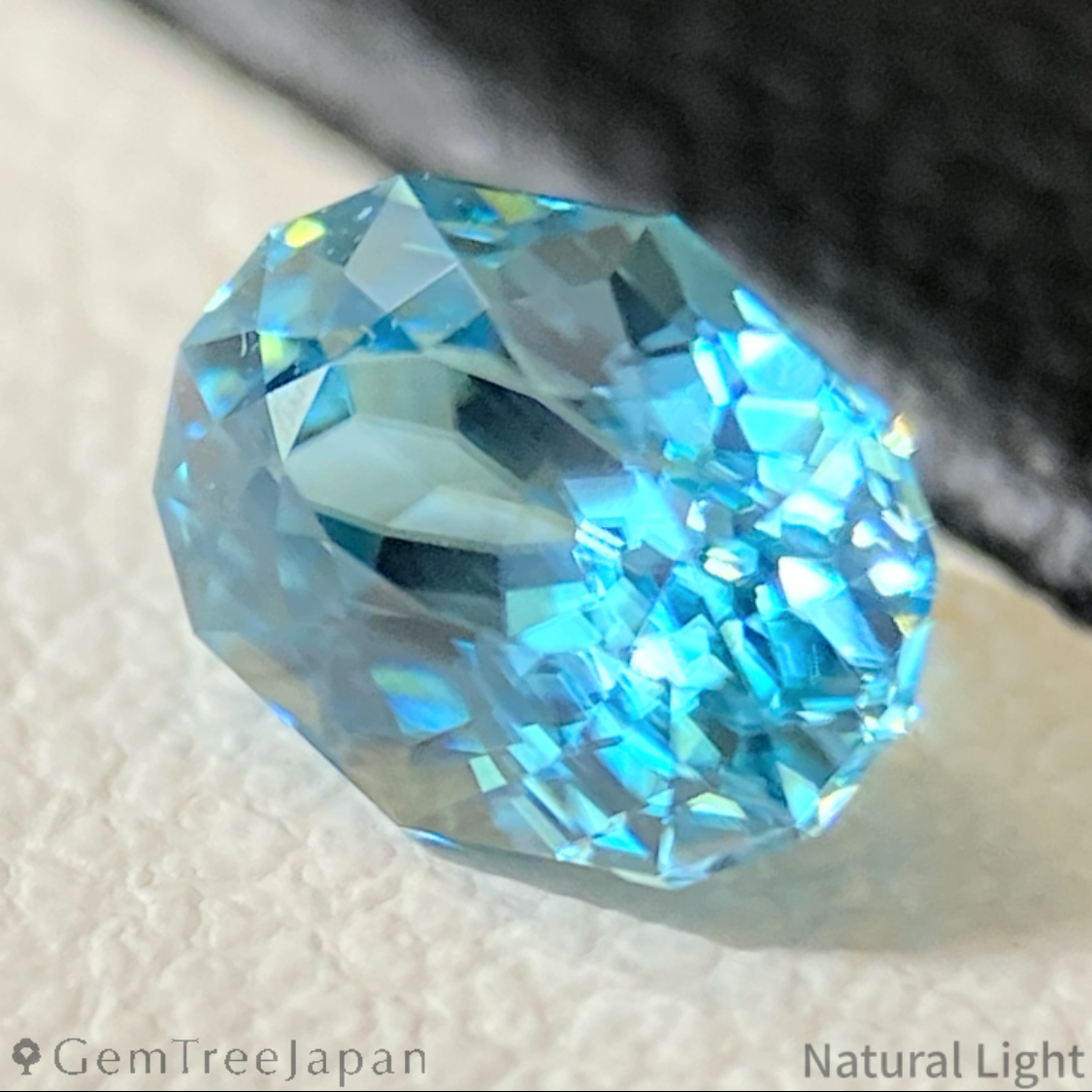 Blue Zircon 1.02ct / Cambodia