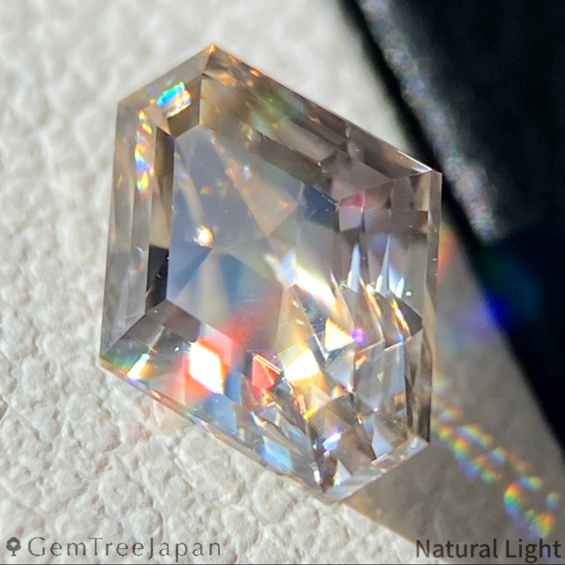 Brownish White Zircon 1.55ct / Tanzania