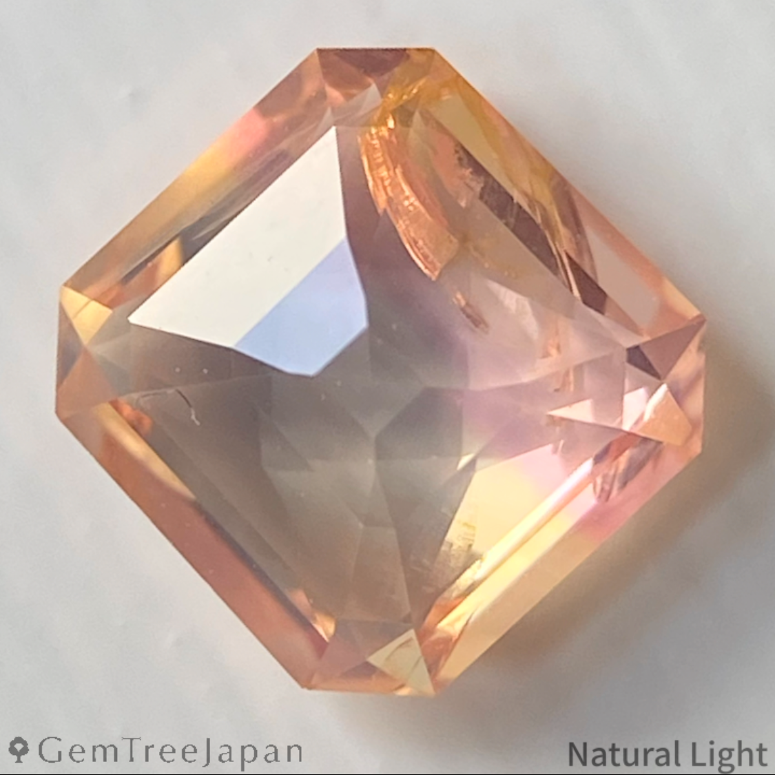 Padparadscha Sapphire 1.238ct / Sri Lanka